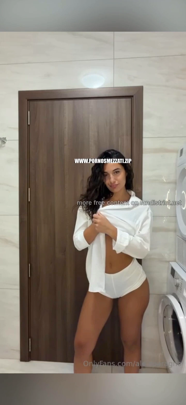 Alessandra Sparagno / Ale sparagno culo