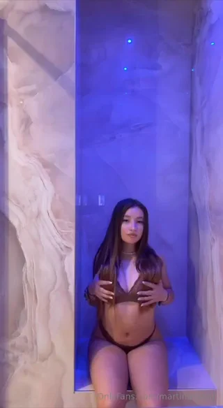 Martina Rossi video in doccia sexy